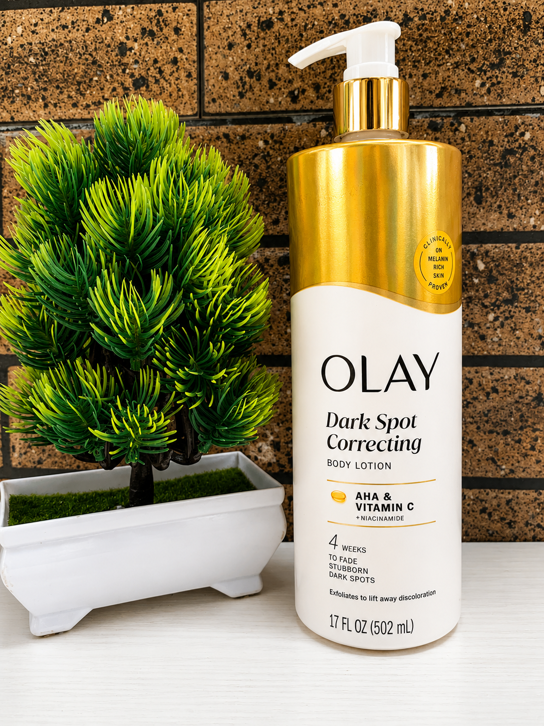 Olay Dark Spot Correcting Body Lotion – AHA & Vitamin C Dark Spot Corrector, 502ml